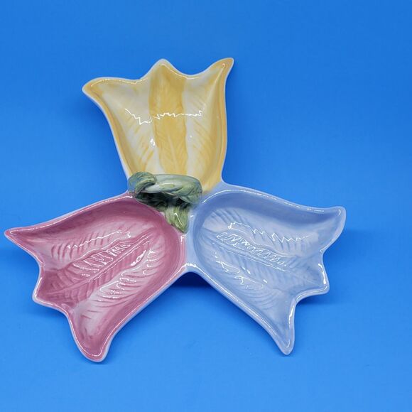 La Dolce Vita By JJG Designs Egg Hunt Collection Tulip Shaped Divided Dish Tray - Picture 1 of 9